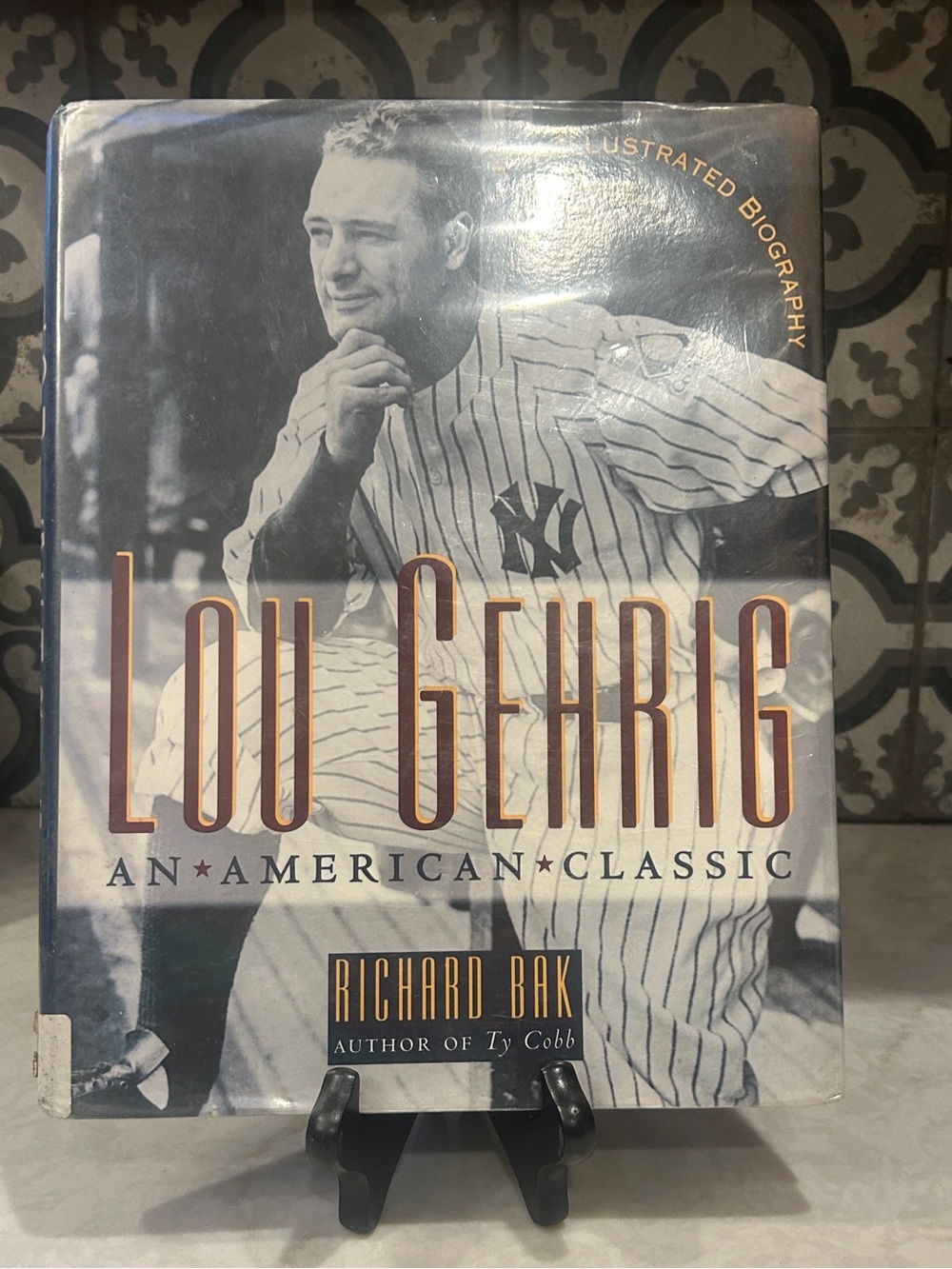 Lou Gehrig:An American Classic by Richard Bak (1995) Book- Illustrated Biography